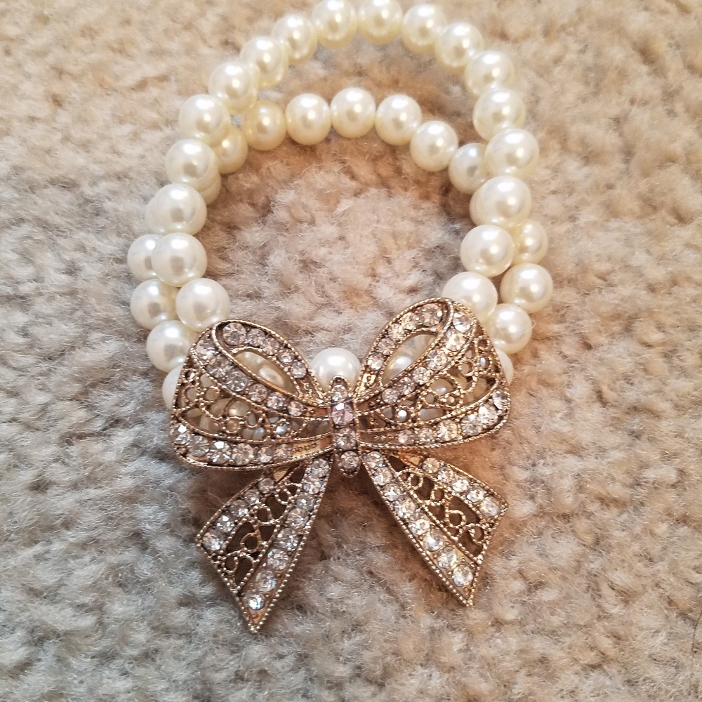 Bow bracelet